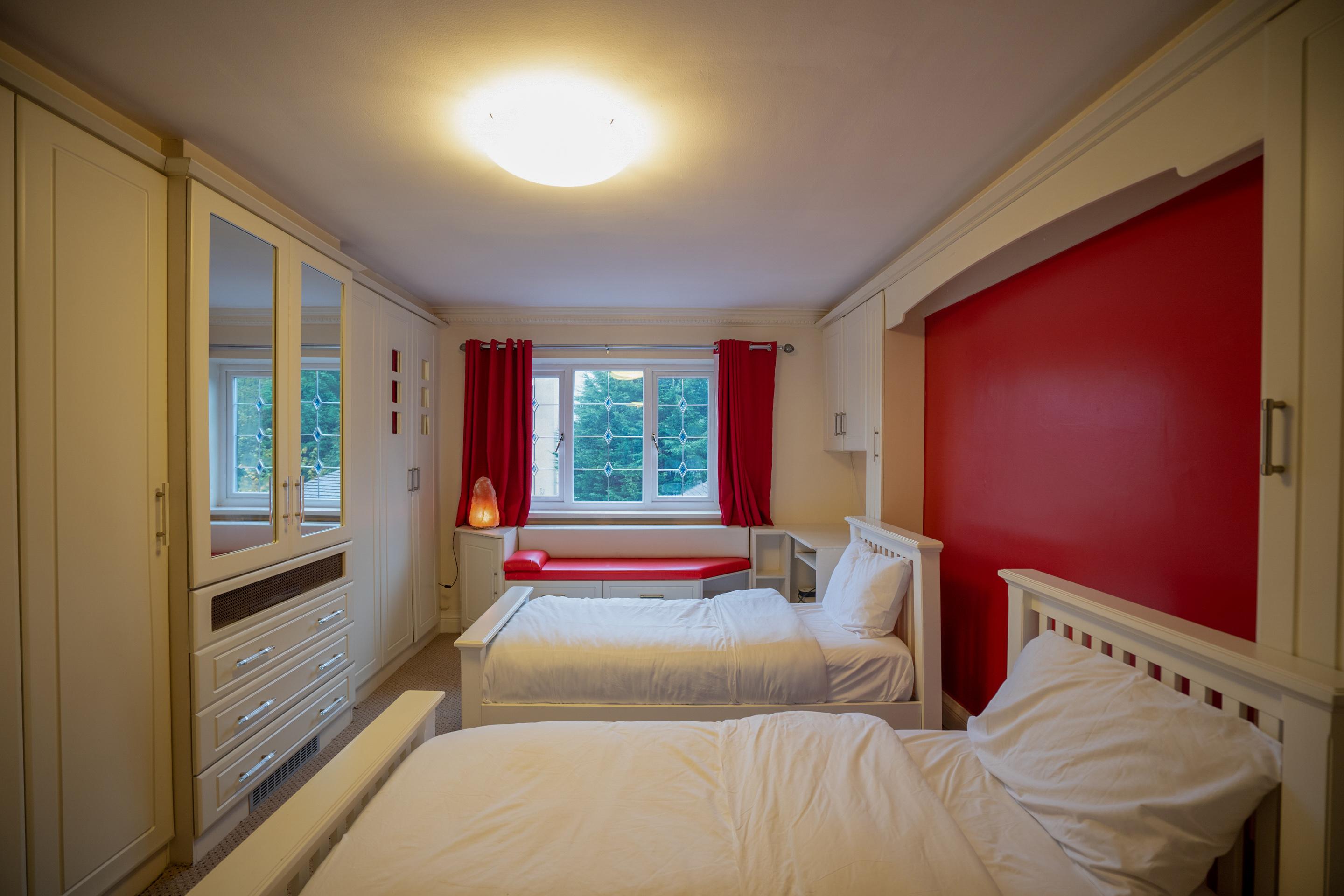 Oyo Oakcroft Guest House Manchester Airport Ringway Exterior foto